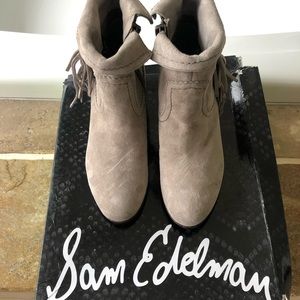 Sam Edelman tan booties with fringe (brand new)